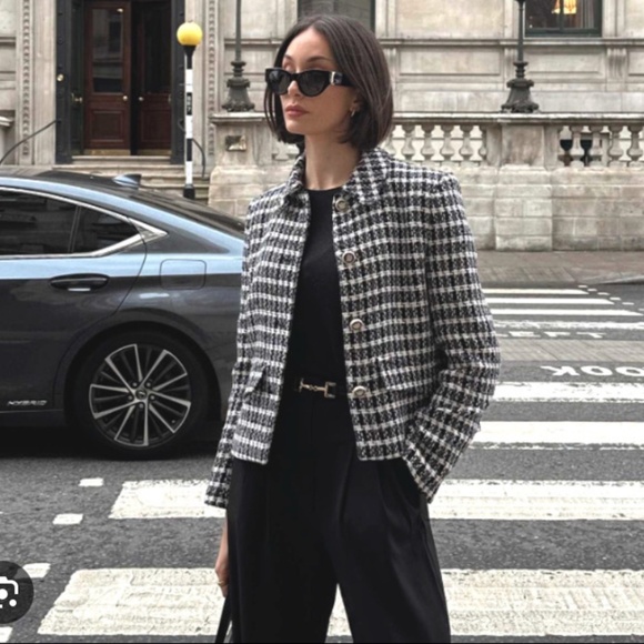 🖤 TEXTURED SHORT BLAZER - Picture 3 of 9